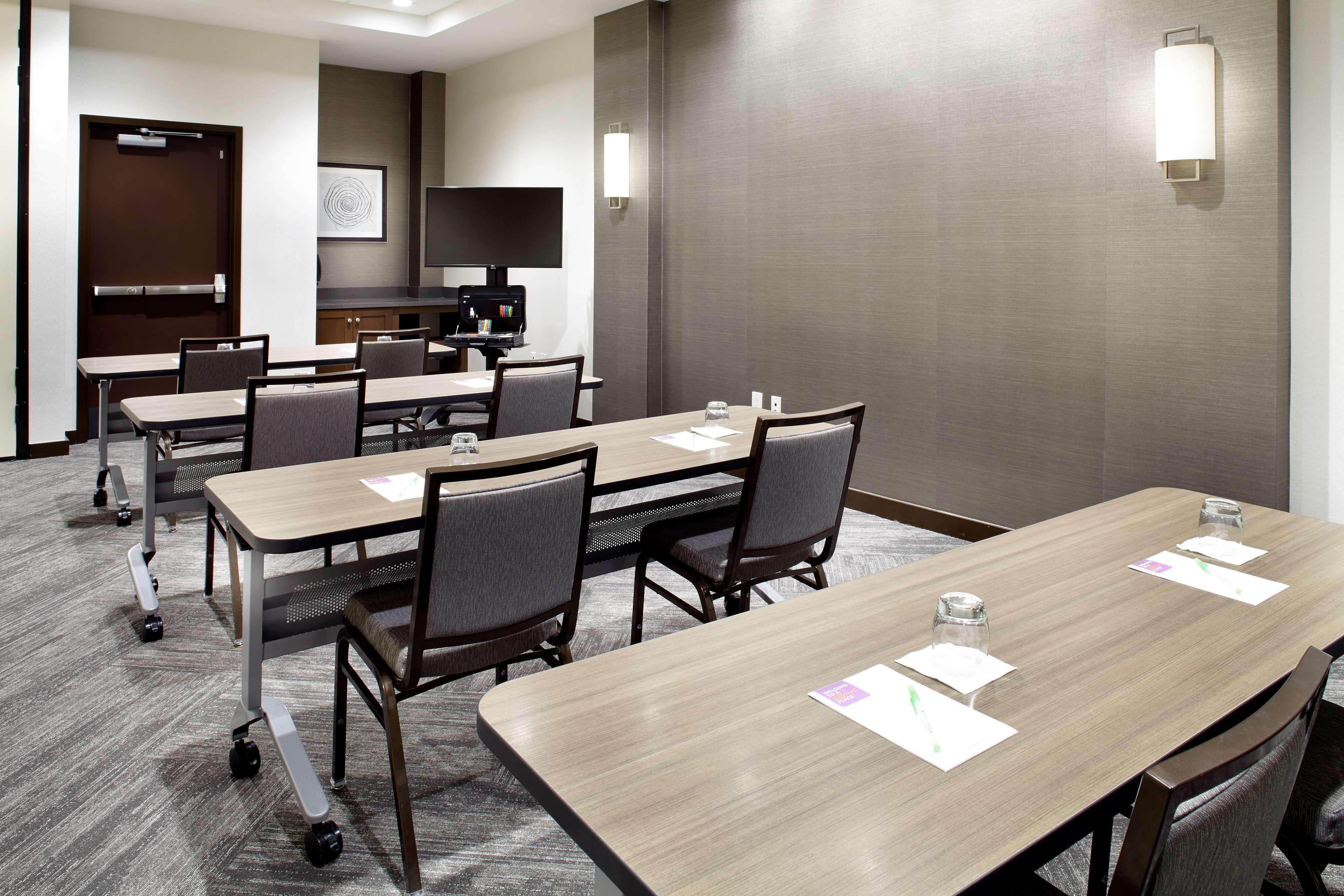 Hyatt Place Cleveland/Lyndhurst/Legacy Village Экстерьер фото