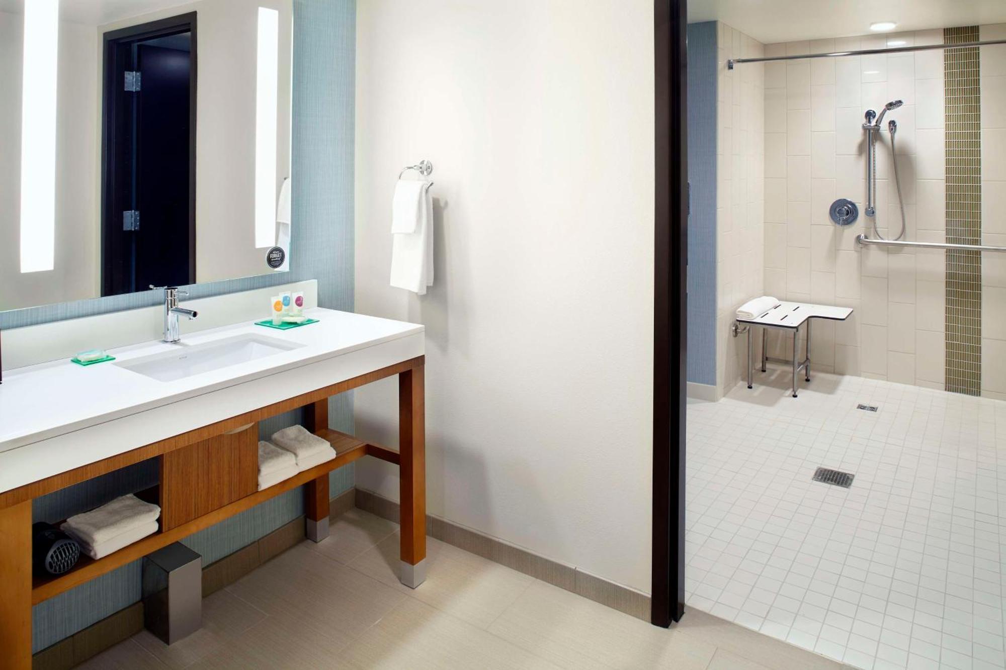 Hyatt Place Cleveland/Lyndhurst/Legacy Village Экстерьер фото
